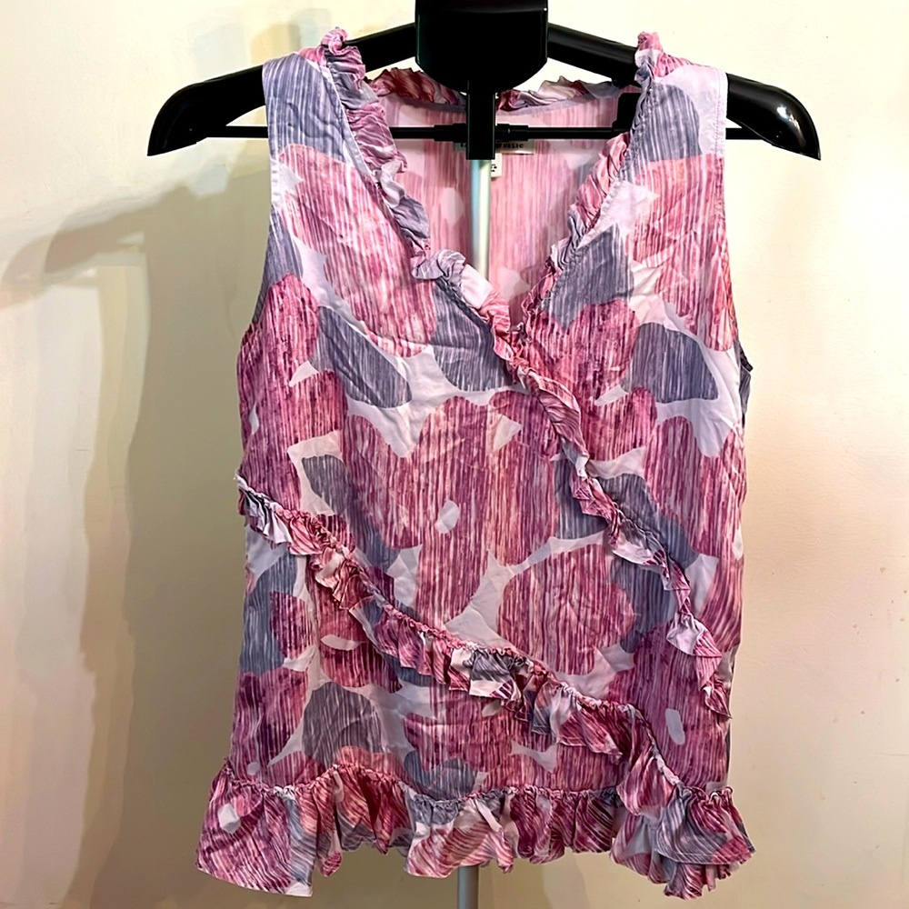 Banana Republic Sleeveless Ruffled Top